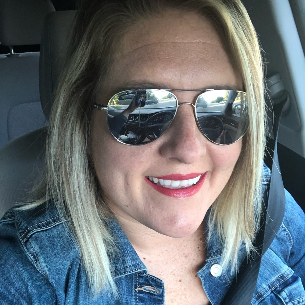 Meet your Posher, Ashley